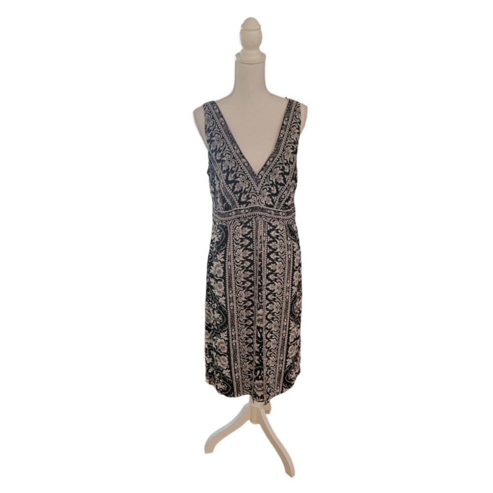 Elegant Black and White Patterned Dress